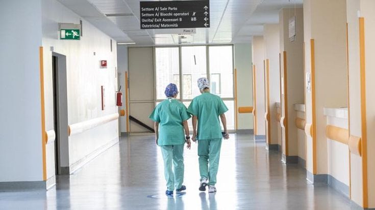 Shock a Cecina: coppia al pronto soccorso con neonato morto. Era in un sacchetto