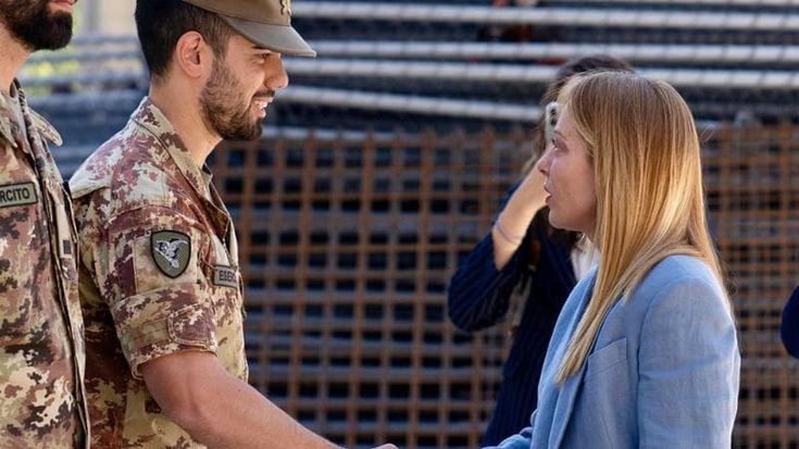 Meloni in Val di Susa dopo gli assalti No Tav: “Violenza organizzata”. Fermati quattro antagonisti