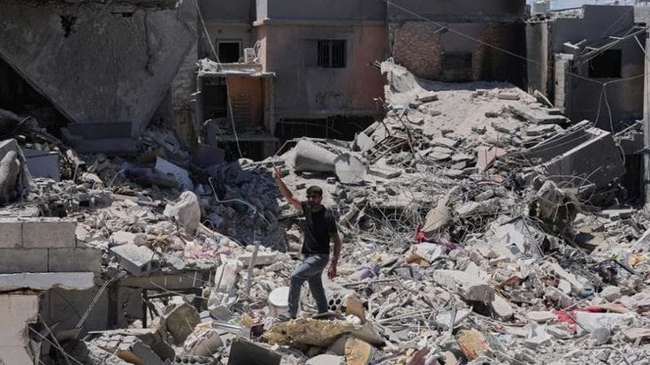 A Tiro le voragini delle bombe accanto alle rovine romane: “Ma ora torniamo a sperare”