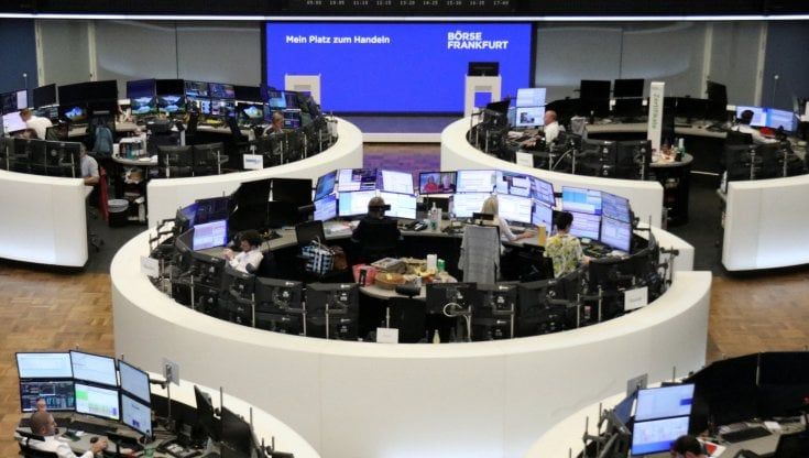 Le Borse di oggi, 6 giugno. Mercati in stallo, ma Milano acclera nel finale. Il Btp Valore continua a correre: superati 10 miliardi