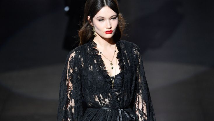Il pizzo di stagione per abiti e accessori