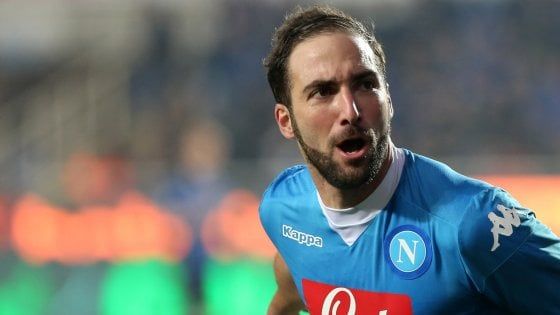 Higuain, ancora bordate al Napoli. Il fratello Nicolas: "Il progetto di De Laurentiis non è all'altezza di Gonzalo"