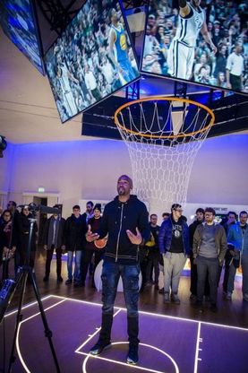 Basket, Nba: la stella Hamilton dà spettacolo a Milano