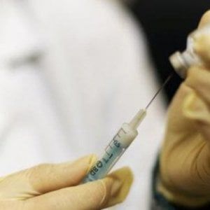 Ogni euro speso per vaccinare un adulto ne "produce" 18