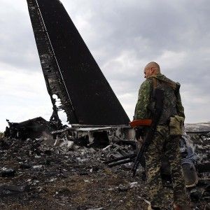 Ucraina, separatisti abbattono aereo: morti 49 soldati. Poroshenko: "Li puniremo"