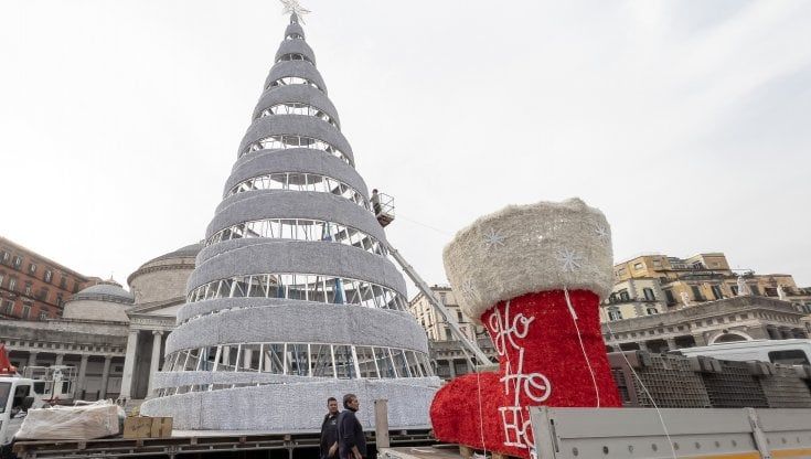 Napoli, stasera si accendono le luminarie:  in videocollegamento 6 luoghi simbolo