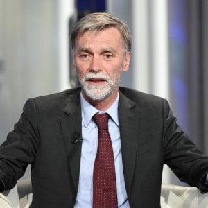 Graziano Delrio: "Ora governo più forte, i ministri tecnici ascoltino di più. Alleanze? I veti li ha messi Mdp"