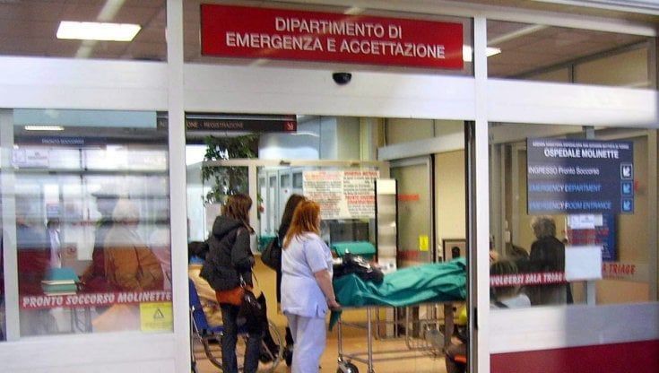 Green pass, da oggi via libera alle visite dei parenti in ospedale