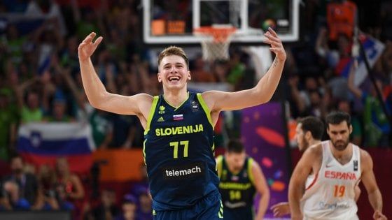 Basket, Europei: la Slovenia travolge la Spagna e vola in finale