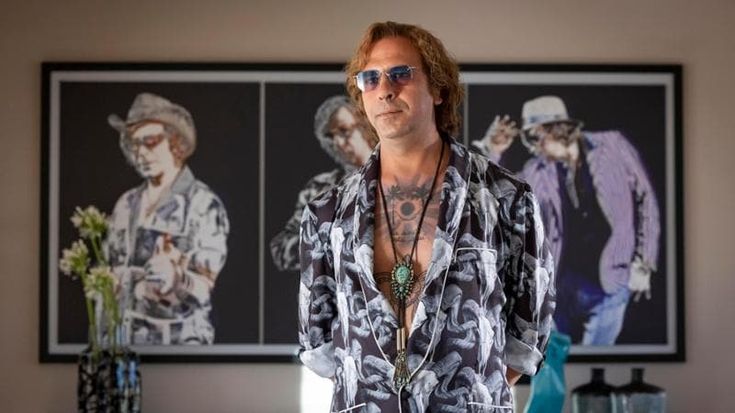 Nessuno ferma Checco Zalone. Il suo “Buen camino” batte Avatar e i critici