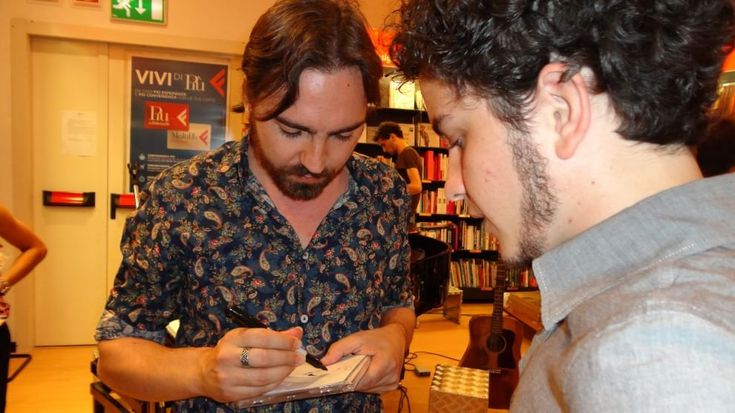 Dimartino alla Feltrinelli con il Paese che ci vuole