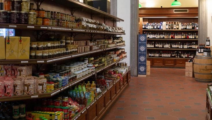 Pegna, si completa il passaggio di proprietà della storica bottega di gastronomia
