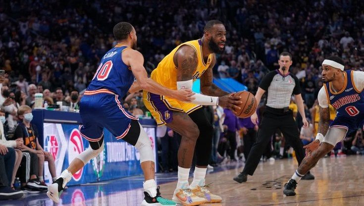 Nba: Phoenix, Golden State e Miami volano, LeBron da record ma Lakers al tappeto