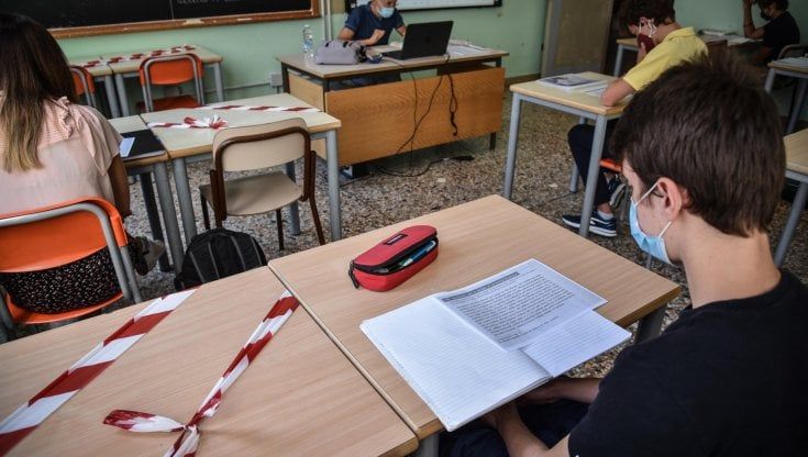 Scuola, dal 26 alle superiori lezioni in presenza al 70%