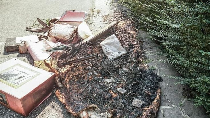 Donna di 59 anni muore nell’incendio del suo appartamento: forse le fiamme partite da una sigaretta