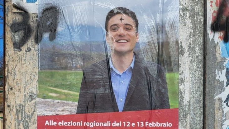 Regionali Lazio, mirino in fronte sul manifesto del candidato dem. Esposto alla Digos