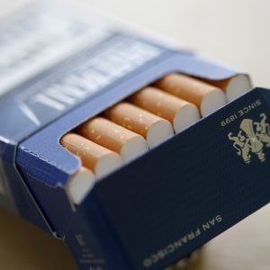 Sigarette, nozze tra Camel e Lucky Strike per 50 miliardi 