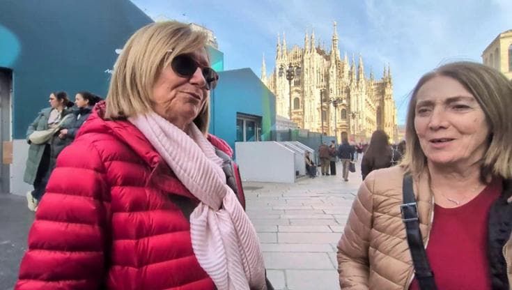 Milano, ultimi giorni di shopping olimpico tra spille e magliette. "Le mascotte sono finite"