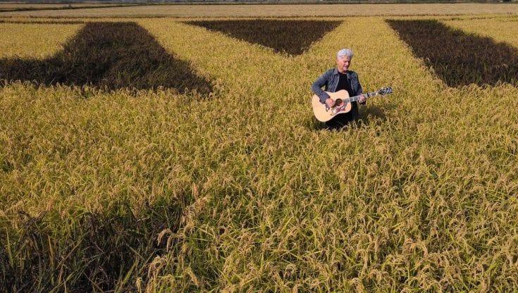 Ron, il padre e l'infanzia nella campagna pavese: "Il mio nuovo singolo è un grazie a tutti"