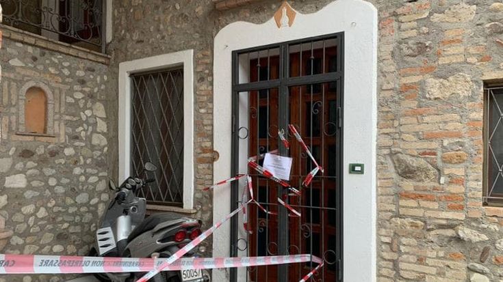 Lonato del Garda, operaio 50enne uccide una donna e si toglie la vita: trovati entrambi con le vene dei polsi tagliate