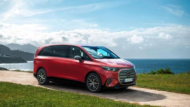 Mercedes VLE, il van elettrico di lusso che parcheggia anche da solo. Come va