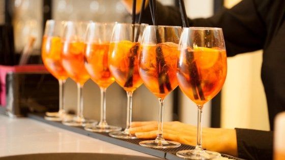 Lo spritz: il drink più leggero è anche il più bevuto (non solo nel Veneto)