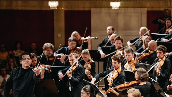 La scossa di Currentzis alla Quarta di Mahler