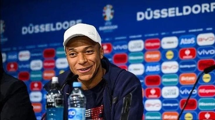 Francia, Bardella contro Mbappè e Thuram: “Calciatori miliardari danno lezioni a gente che non arriva a fine mese. Rispettino il voto”