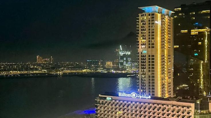 Da Muscat a Dubai, il viaggio in direzione contraria rispetto a chi scappa dalla guerra