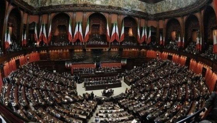A Napoli e in Campania la campagna elettorale "anche in spiaggia"