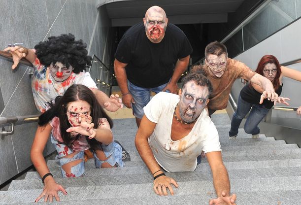 Torino, l'assalto degli zombie usciti dal metr&ograve;