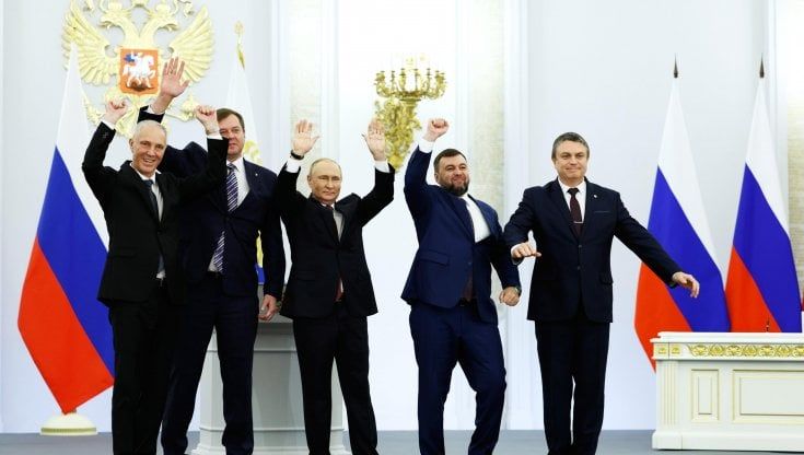 “Nostre per sempre”: Putin annette alla Russia quattro regioni dell'Ucraina ed evoca l’atomica. Dall'Occidente "satanista" al gender, ecco che cosa ha detto