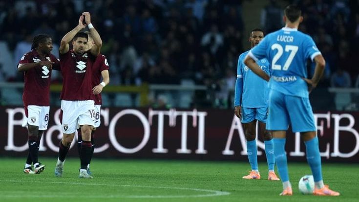 Napoli sconfitto a Torino, decide l'ex Simeone