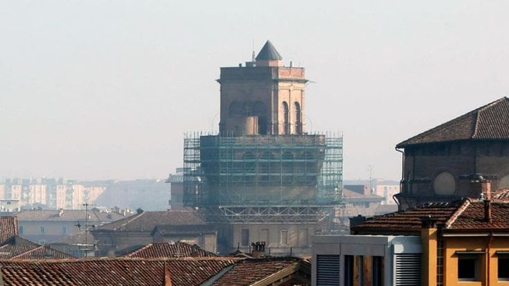 Un’altra torre chiude dopo la Garisenda. Da febbraio lavori di consolidamento alla Specola