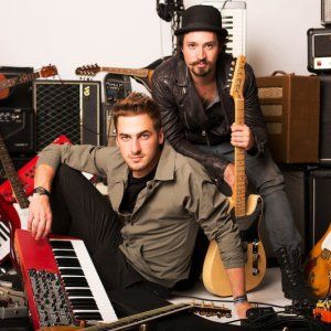 Agenda / Dalla tv al palcoscenico: al Palaflorio il rock di Kendal Schmidt con gli Heffron Drive