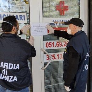 San Lazzaro, sfruttava 300 colf e badanti: arrestata