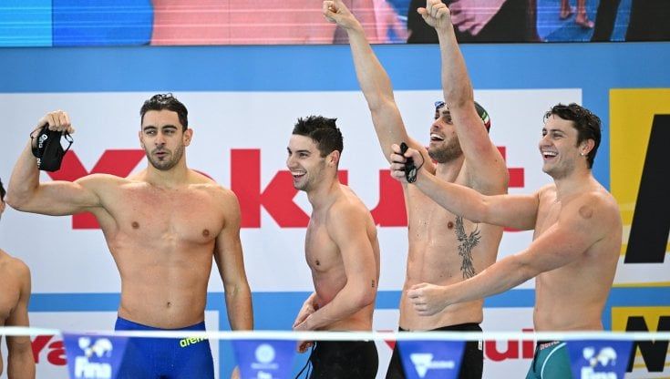 Paltrinieri e la 4x50 mista, doppio oro per l'Italia ai mondiali di nuoto in vasca corta