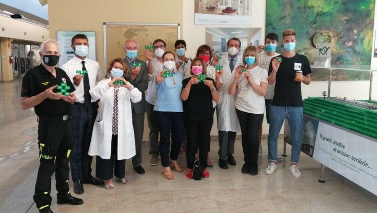 Gli studenti di Parma confezionano 6.800 marmellate solidali per il Centro oncologico
