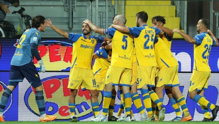 Serie B, restano solo Frosinone e Cosenza a punteggio pieno