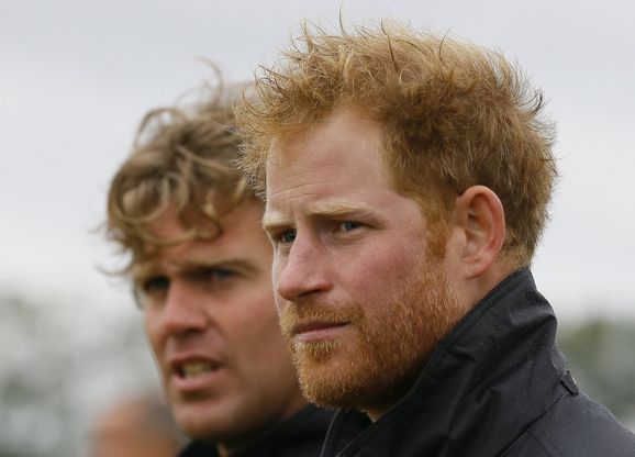 Harry, nuovo look con barba: il principe soldato ha 31 anni
