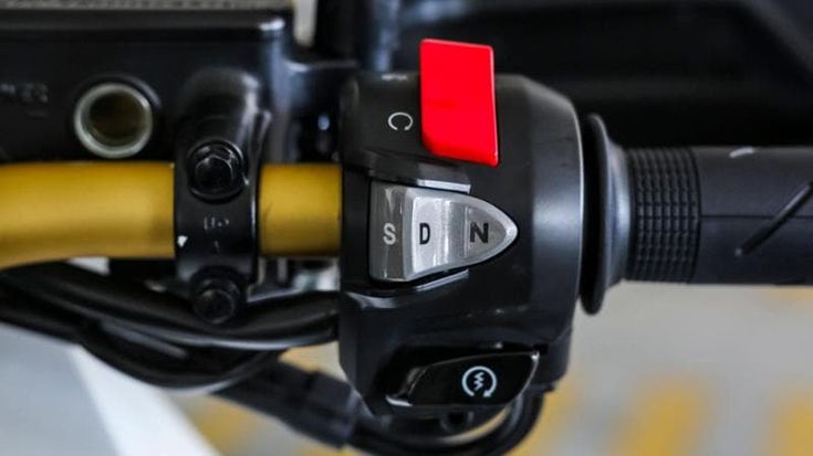 Yamaha rivoluziona la moto: il cambio manuale diventa automatico. Ecco come funzionerà sui futuri modelli