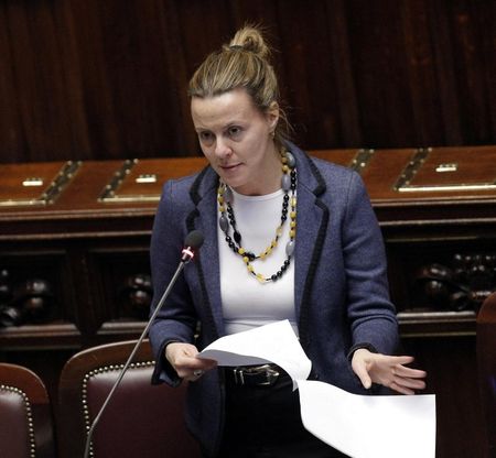 Lorenzin: "Mai pi&ugrave; un caso Avastin-Lucentis e l'Agenzia del farmaco sar&agrave; riformata"