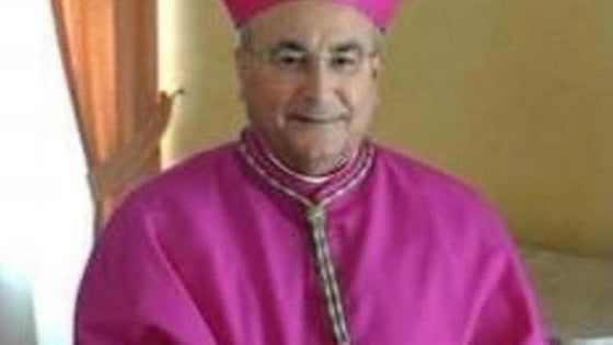 Coronavirus, lutto cittadino a Caserta in memoria del vescovo d'Alise