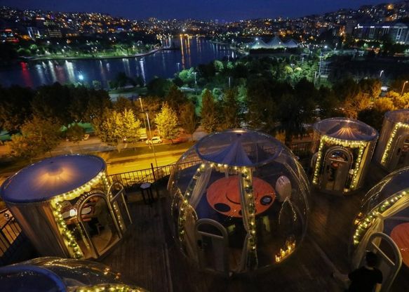 Istanbul, A cena in una bolla per ammirare il Bosforo "distanziati"