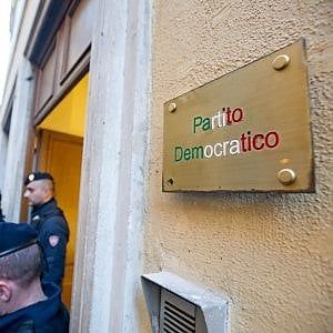 Partiti, le casse piangono. Entrate dimezzate negli ultimi 5 anni. Flop delle donazioni private