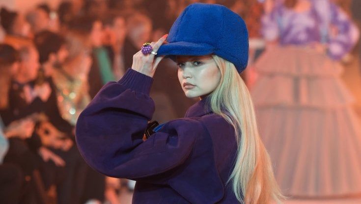 Gigi Hadid e Mica Argañaraz donano il loro cachet delle sfilate in favore dell'Ucraina