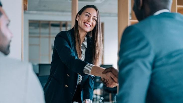 Dalle quote di genere al gender gap domestico: in Italia quasi una donna su due non lavora