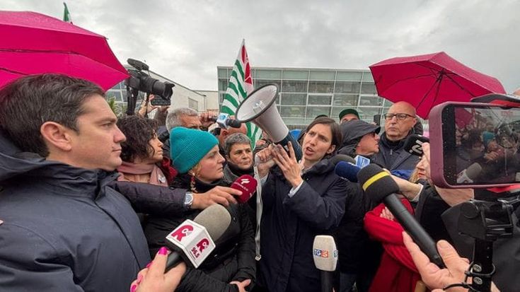 Il pressing delle opposizioni. Schlein: “La premier è scomparsa”