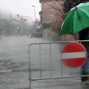 Maltempo, rientra l'allerta arancione in Toscana