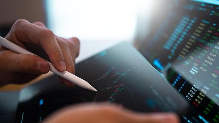 Come cambia la finanza con la Gen Ai: fino a 23 miliardi di valore aggiunto in più per l’Italia